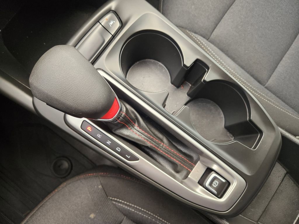 Used 2025 Chevrolet Trax RS w/ Sunroof Package FWD image 25