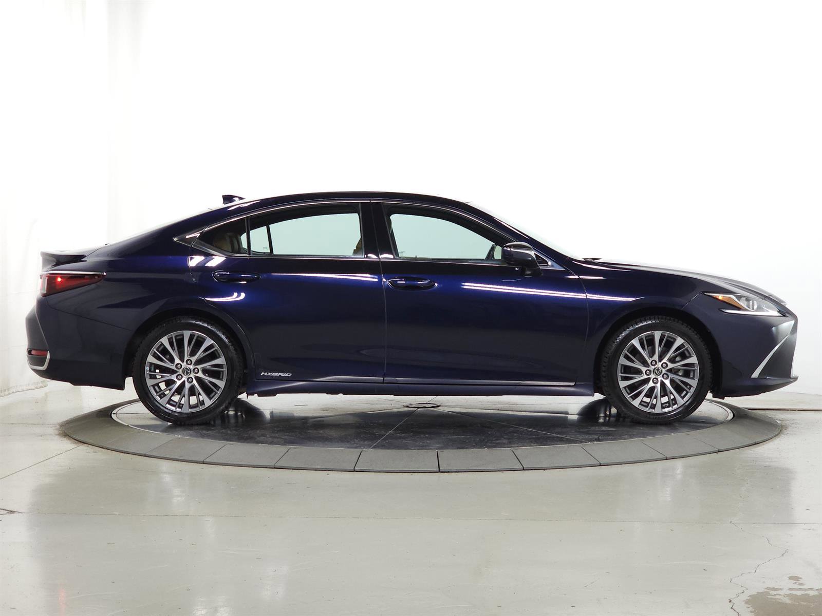Used 2019 Lexus ES 300h w/ Premium Package FWD image 10