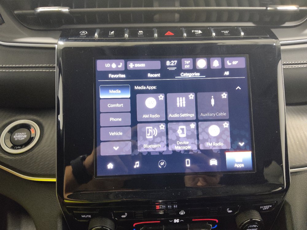 Used 2023 Jeep Grand Cherokee Laredo w/ Luxury Tech Group I AWD/4WD image 25