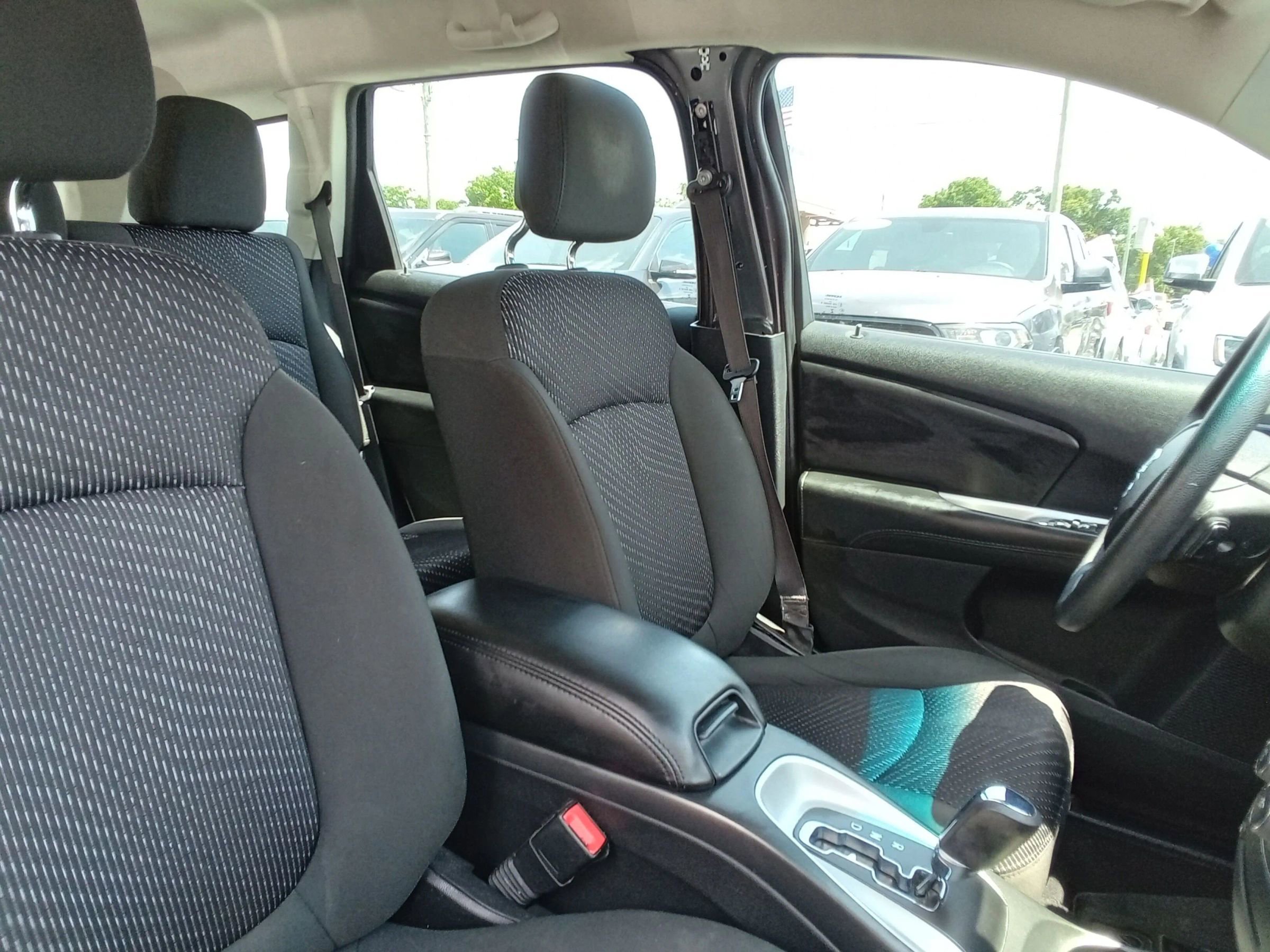 Used 2019 Dodge Journey SE w/ Comfort & Convenience Group image 17