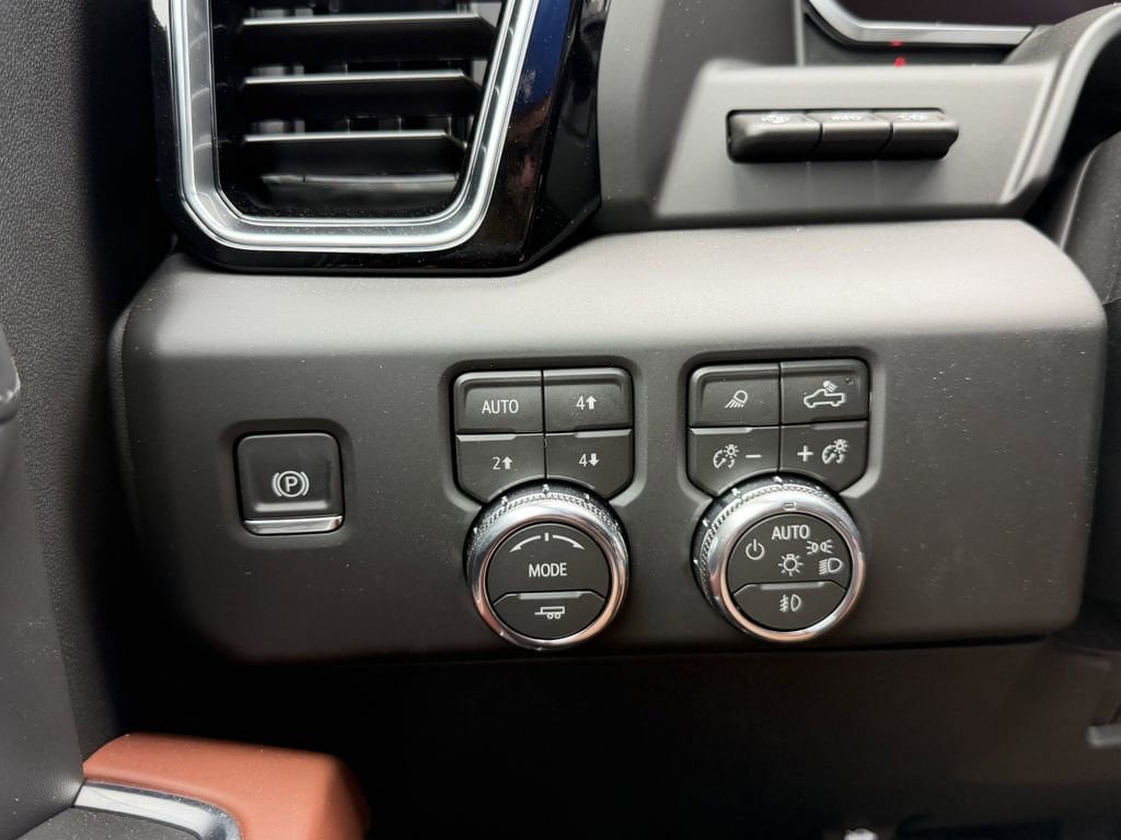 New 2026 GMC Sierra 2500 Denali Ultimate AWD/4WD image 29