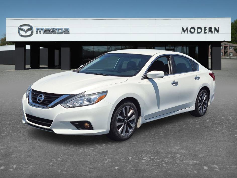 Used 2017 Nissan Altima 2.5 SV FWD image 1