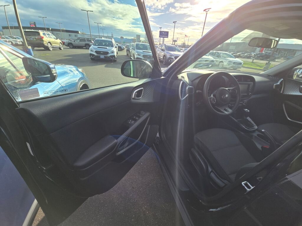 Used 2021 Kia Soul LX image 15