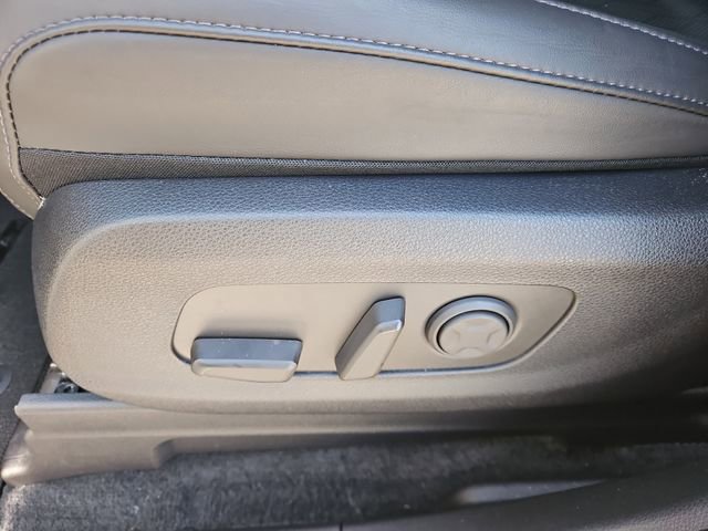 Certified 2025 Kia Carnival EX FWD image 16