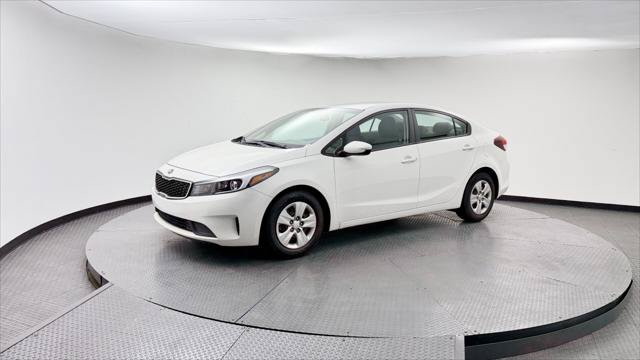 Used 2017 Kia Forte LX FWD image 2