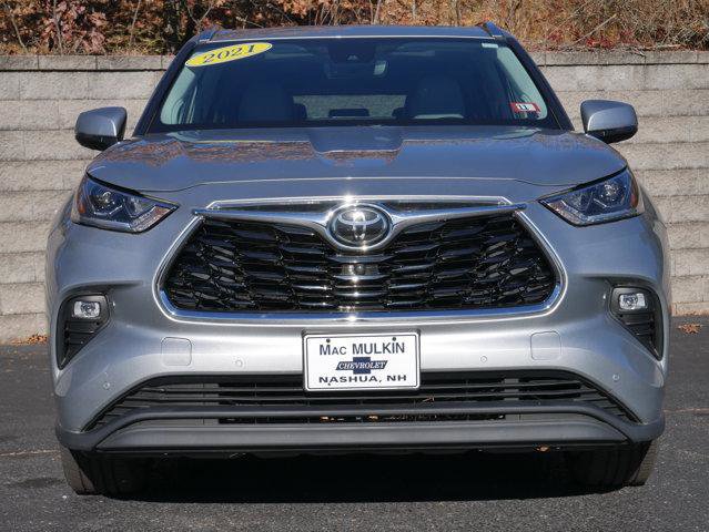 Used 2021 Toyota Highlander Limited image 2