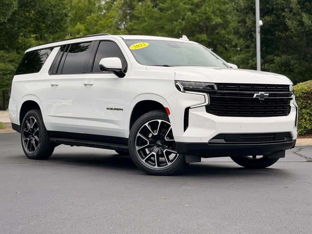 Used 2023 Chevrolet Suburban RST w/ Luxury Package AWD/4WD image 2