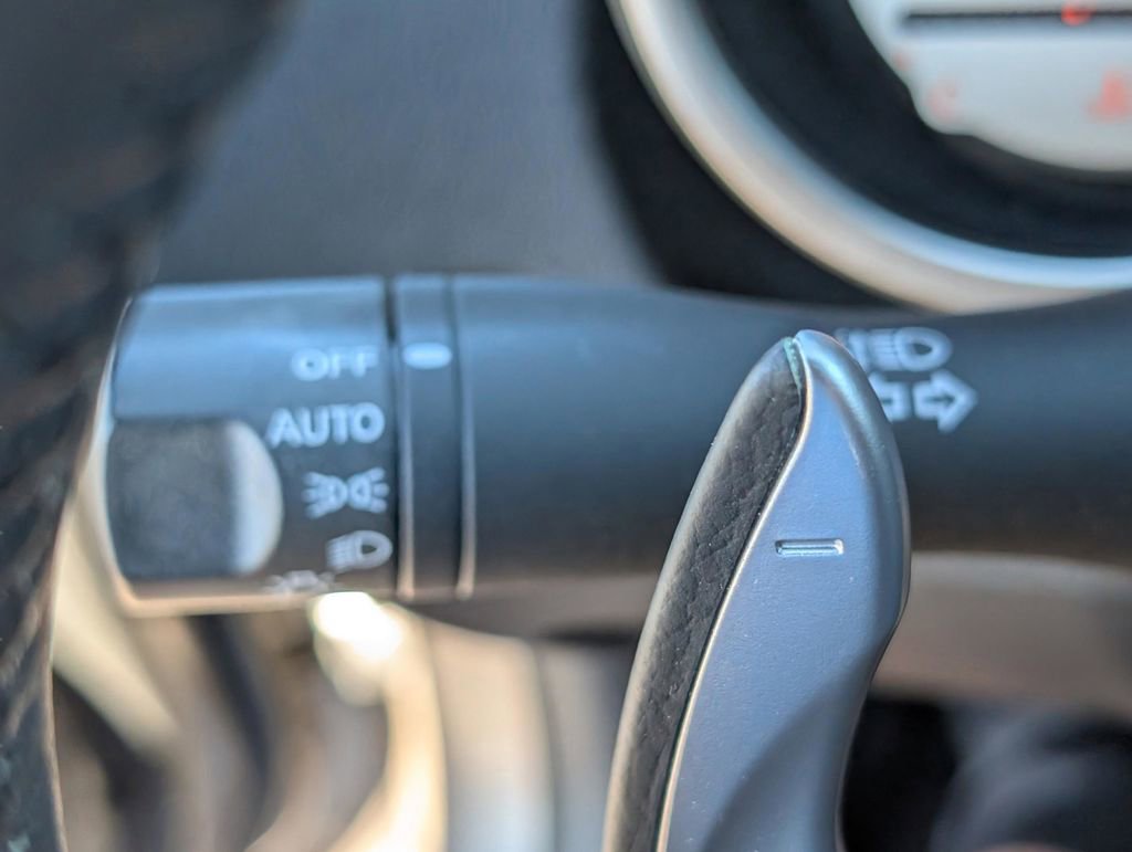 Used 2009 Nissan 370Z Touring image 25