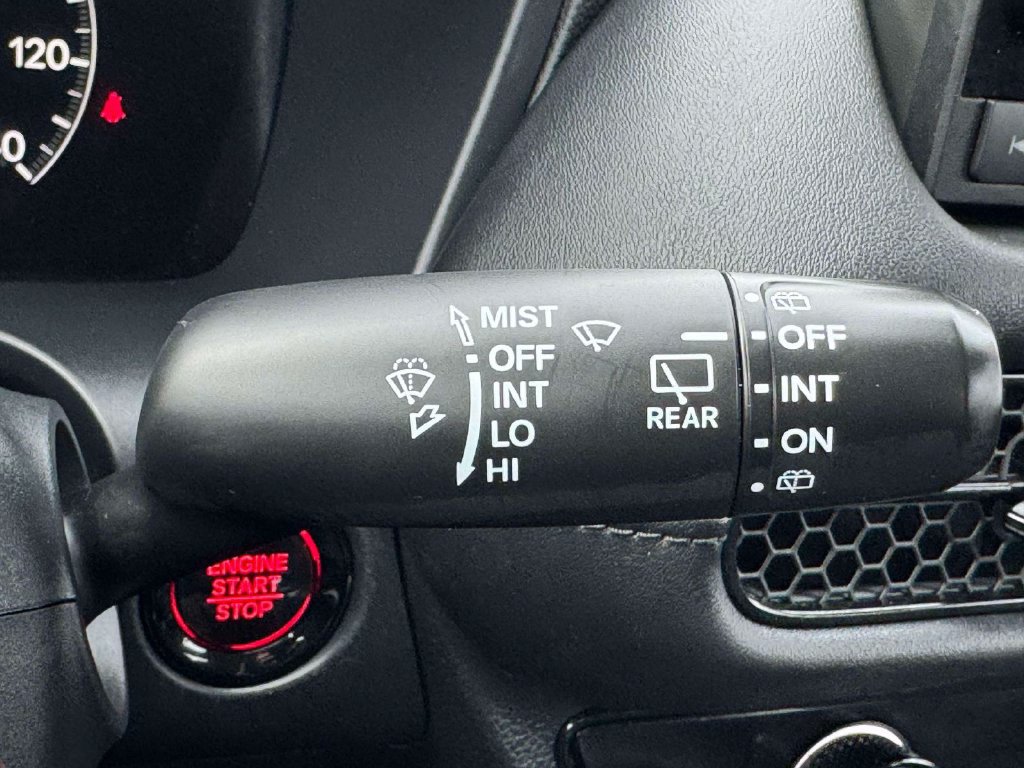 Used 2025 Honda HR-V LX image 25