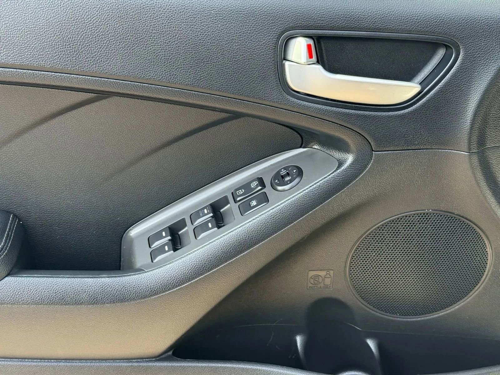 Used 2017 Kia Forte LX w/ LX Popular Package image 13