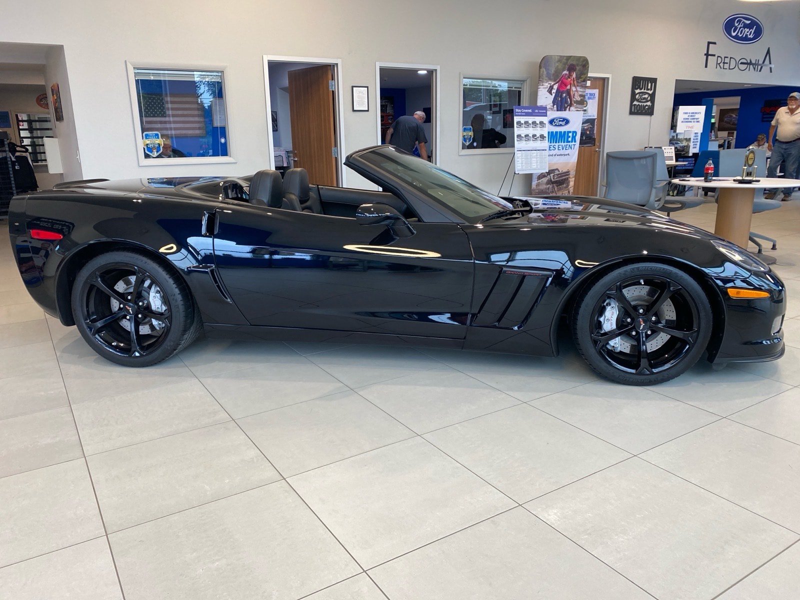 Used 2013 Chevrolet Corvette Grand Sport w/ 3LT Preferred Equipment Group RWD image 7