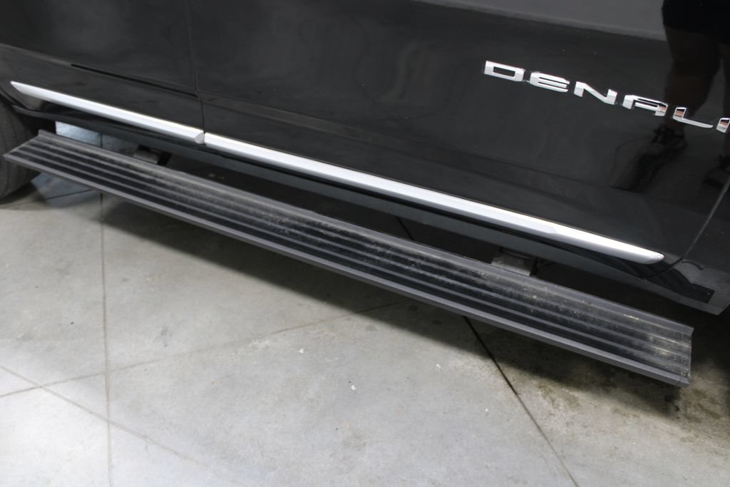 Used 2022 GMC Yukon Denali AWD/4WD image 13