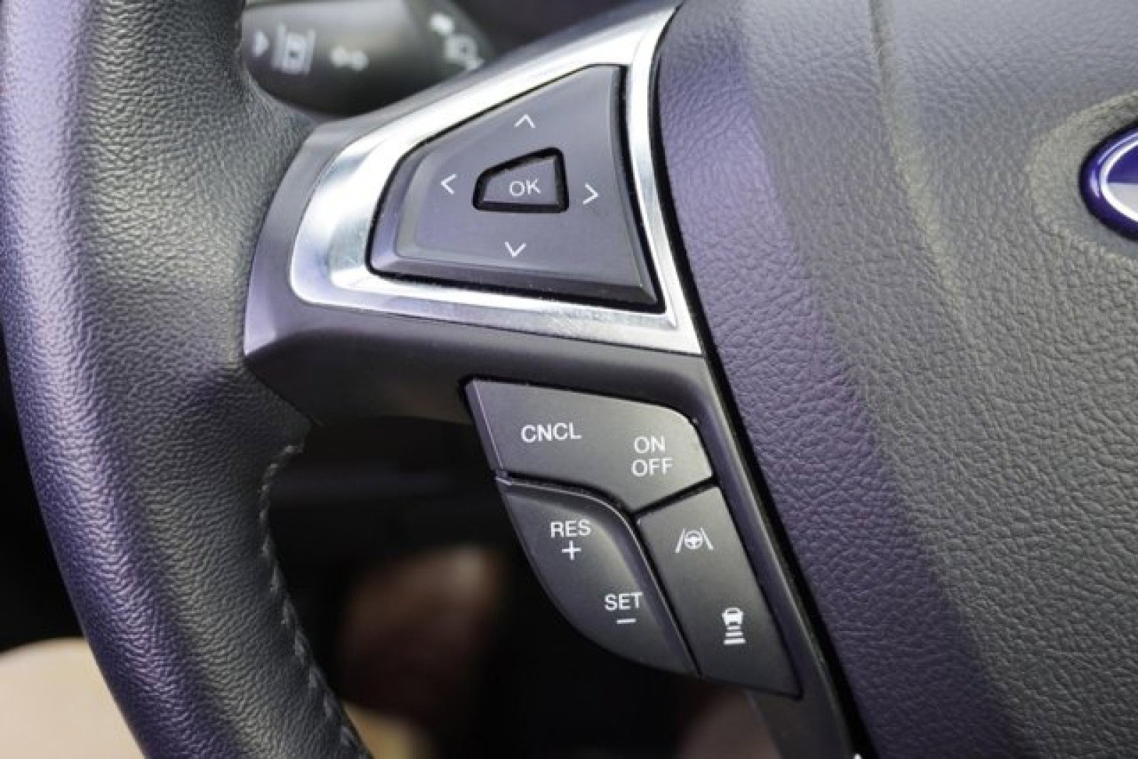 Used 2022 Ford Edge Titanium w/ Equipment Group 301A image 28