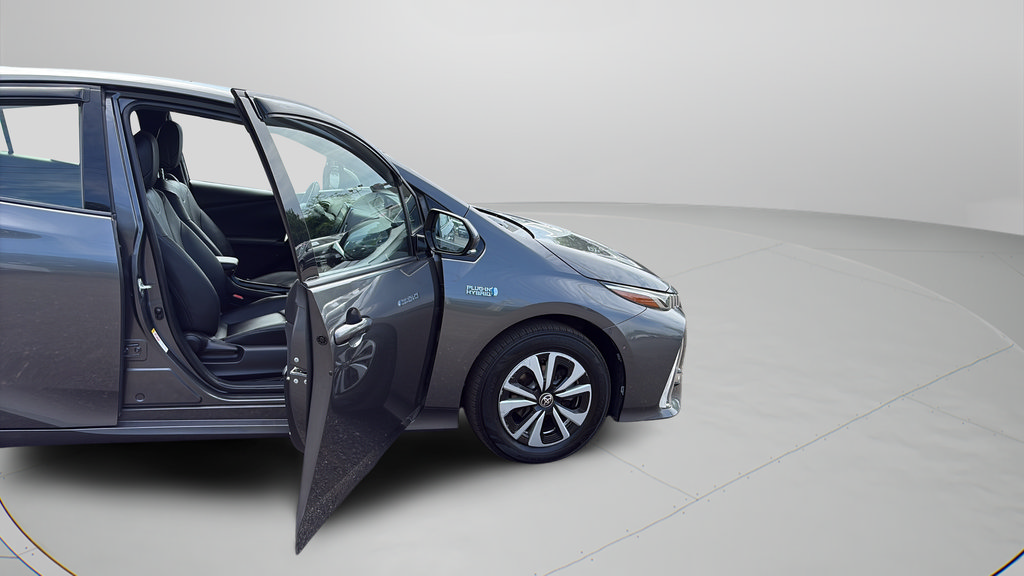 Used 2017 Toyota Prius Prime Advanced FWD image 24