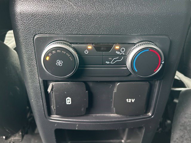 Used 2021 Ford Explorer XLT AWD/4WD image 40