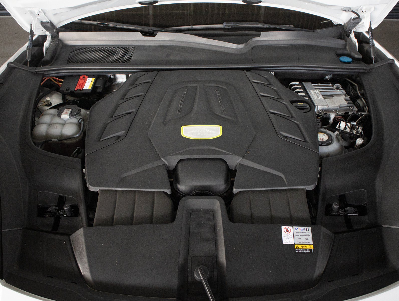 Used 2022 Porsche Cayenne Turbo S AWD/4WD image 34