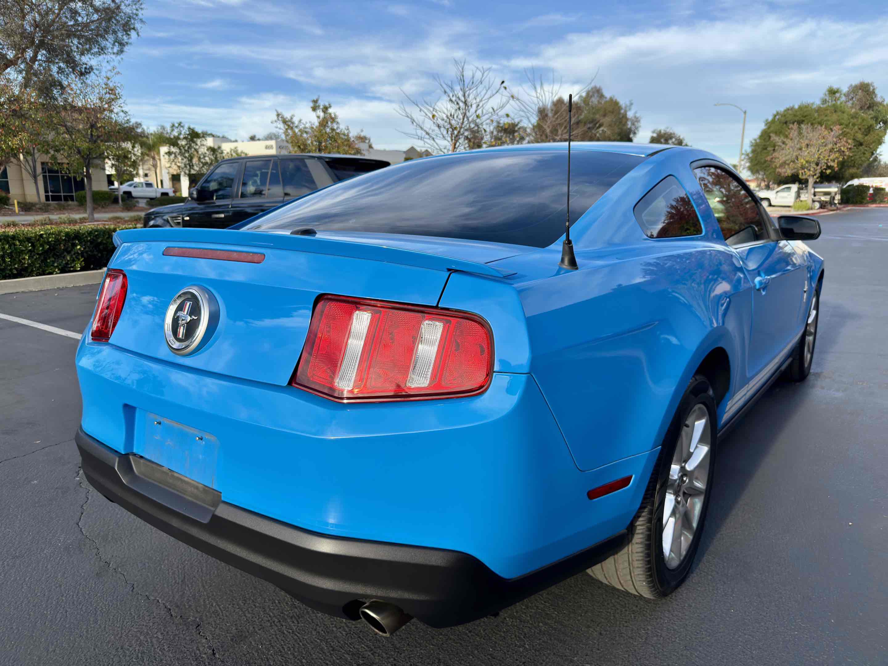Used 2010 Ford Mustang Premium image 10