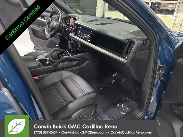 Used 2024 Porsche Cayenne S image 33
