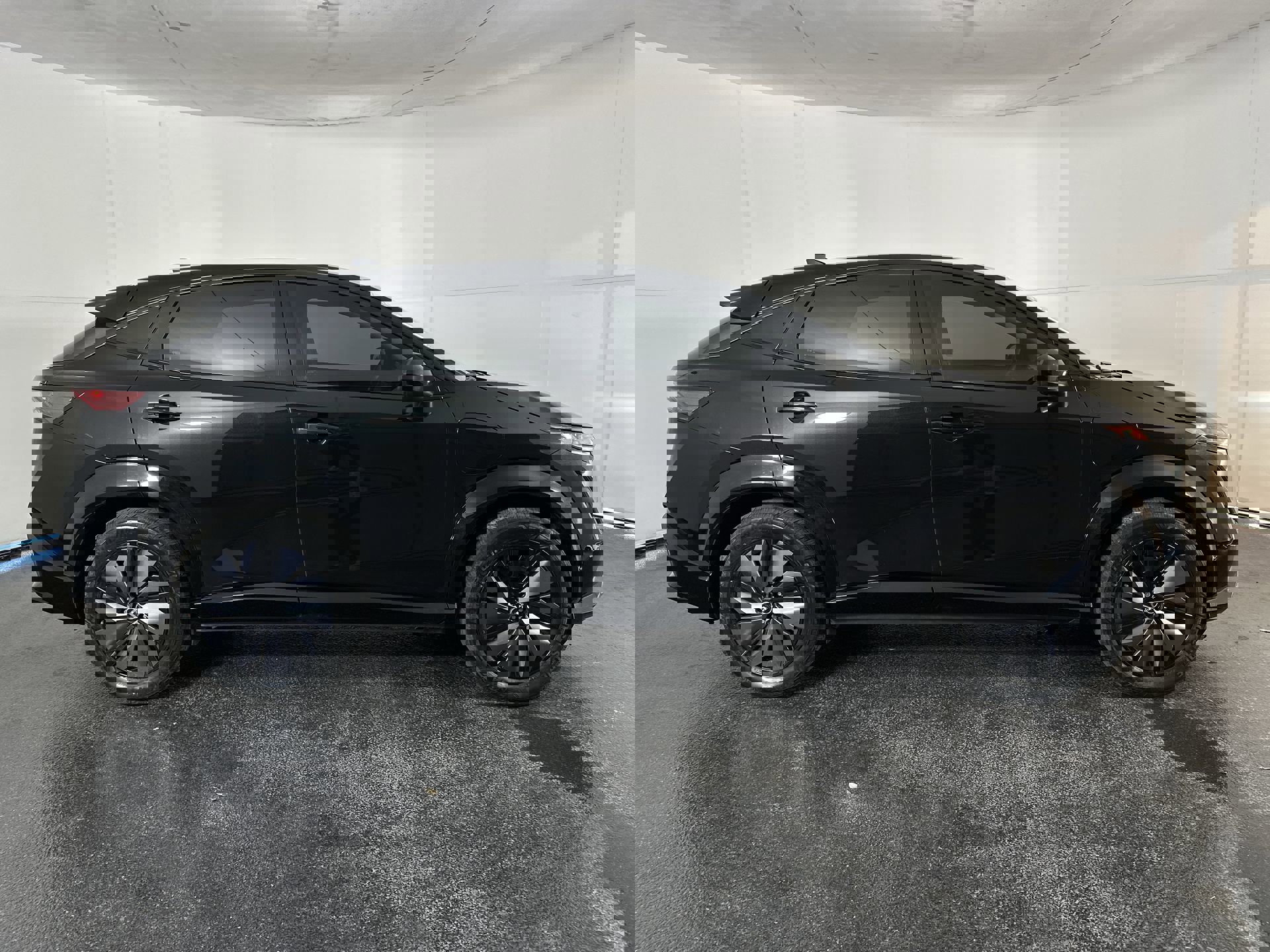 Certified 2023 Nissan Ariya AWD image 13