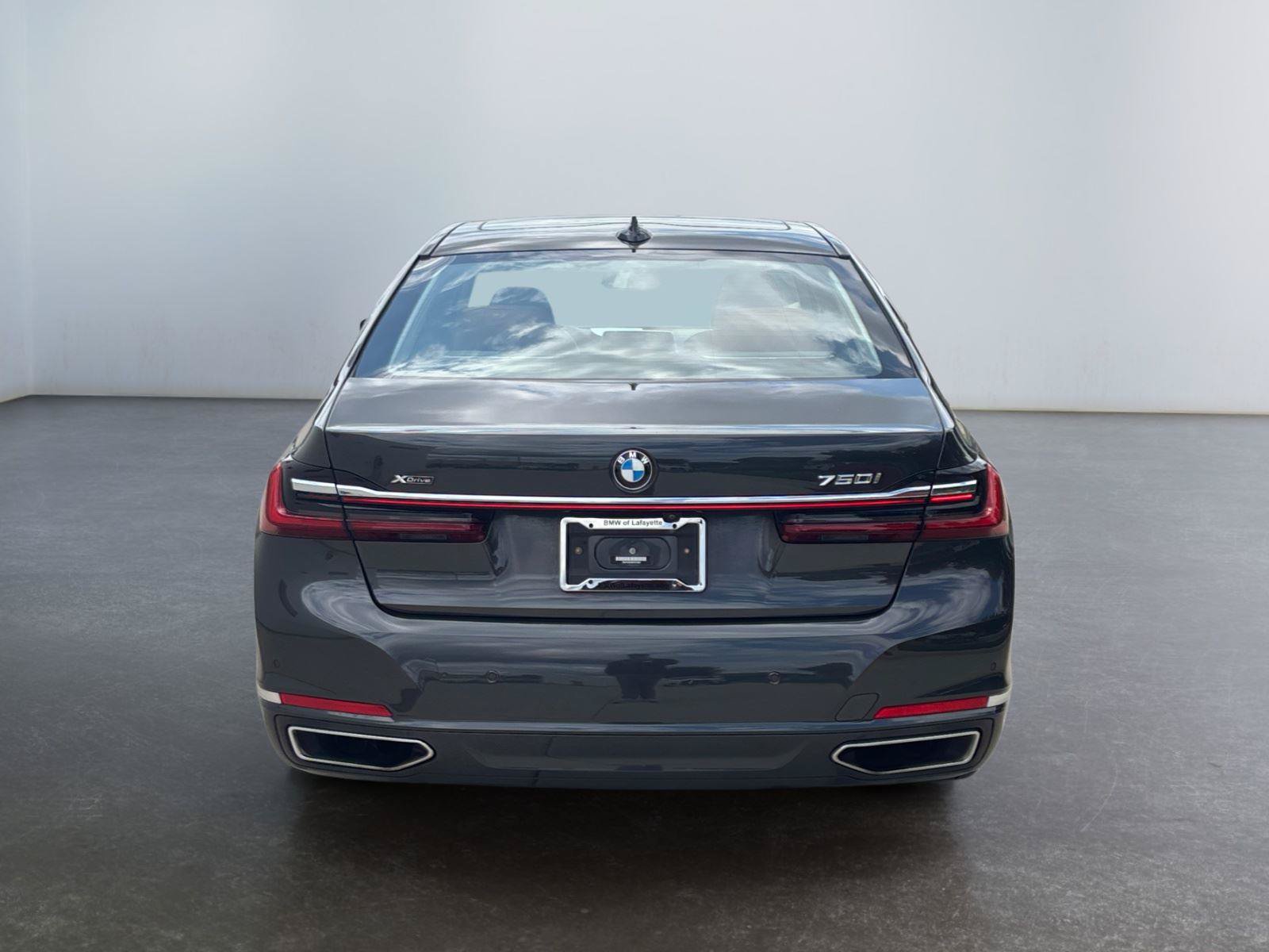 Used 2022 BMW 750Li xDrive AWD/4WD image 4