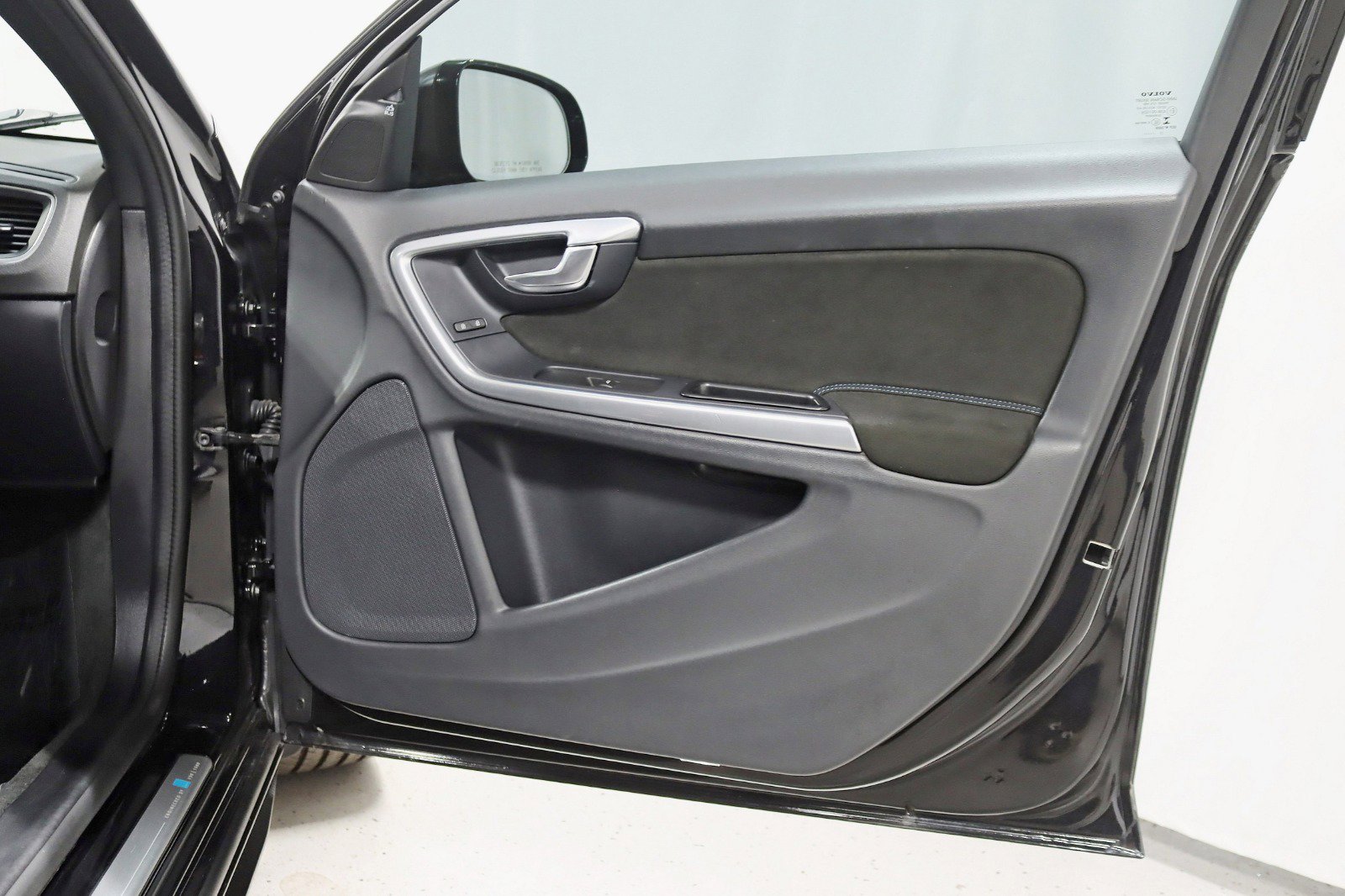 Used 2018 Volvo V60 T6 Polestar image 37