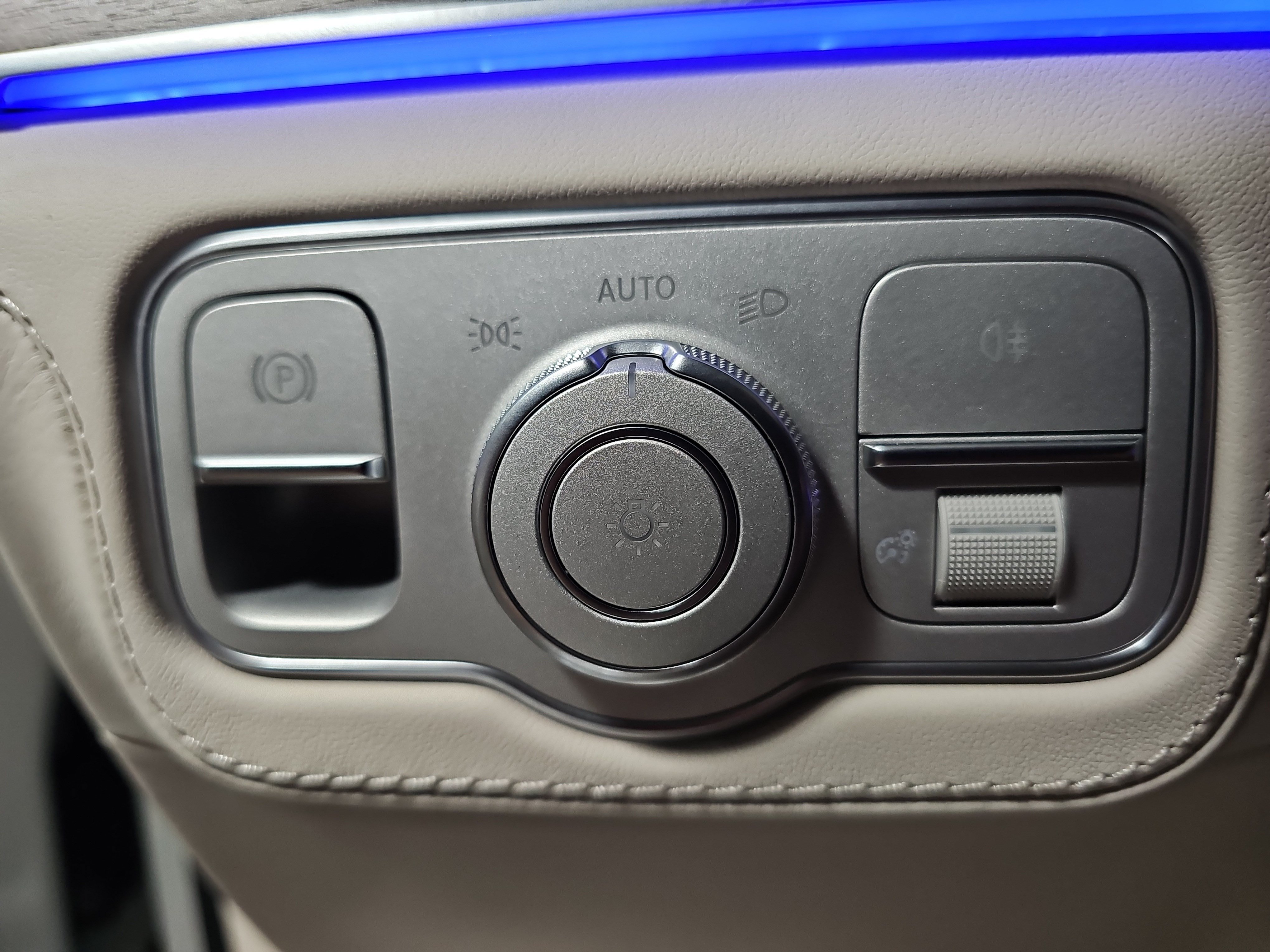 Certified 2024 Mercedes-Benz Maybach GLS 600 4MATIC image 29