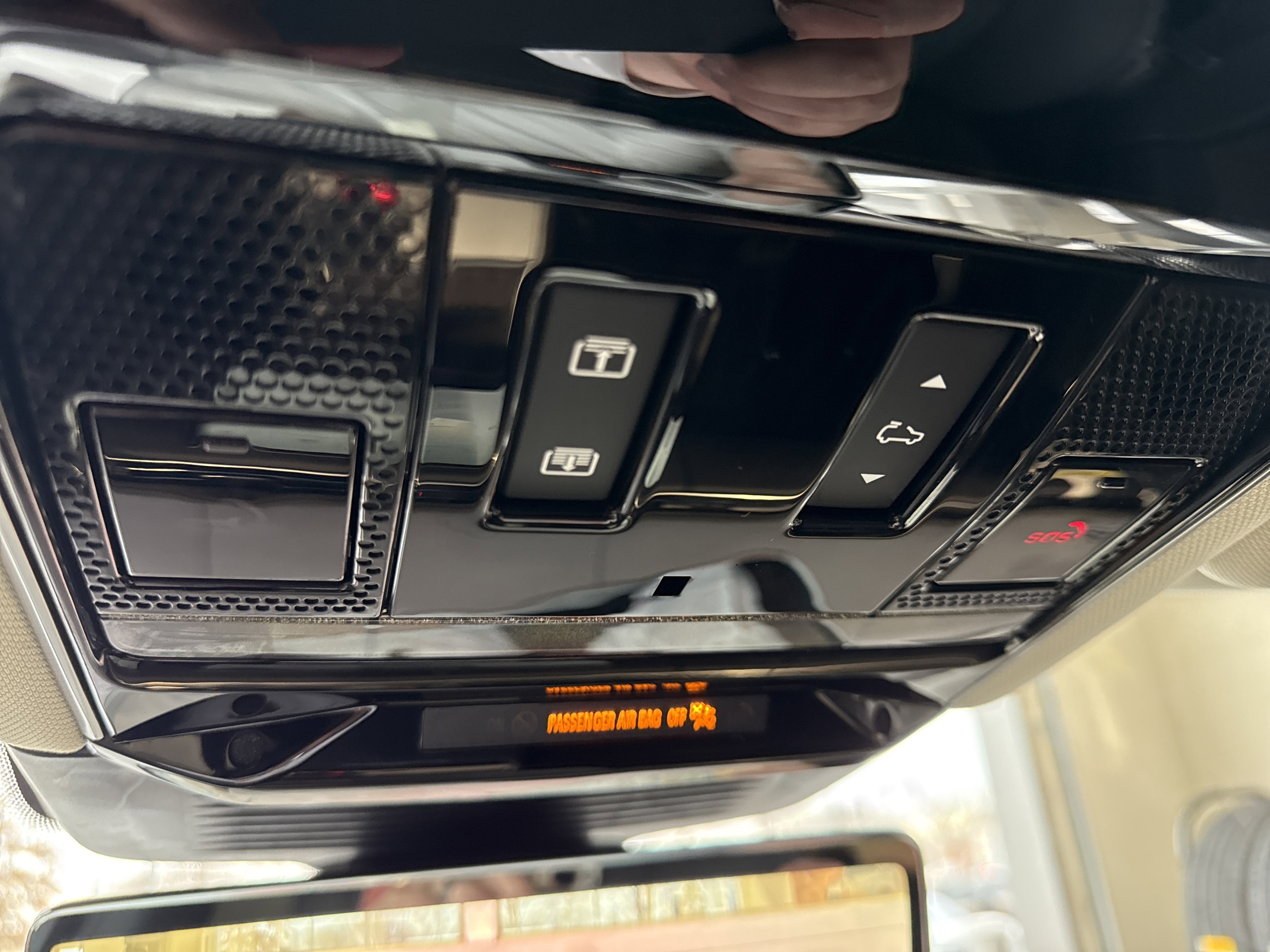 New 2025 Land Rover Range Rover SE image 14