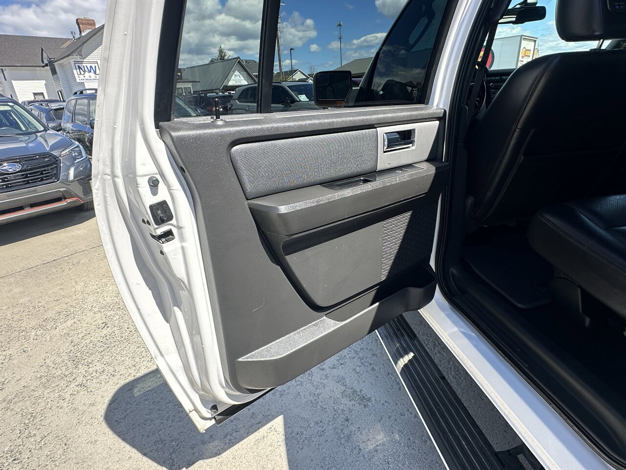 Used 2014 Ford Expedition EL Limited w/ Equipment Group 301A AWD/4WD image 37