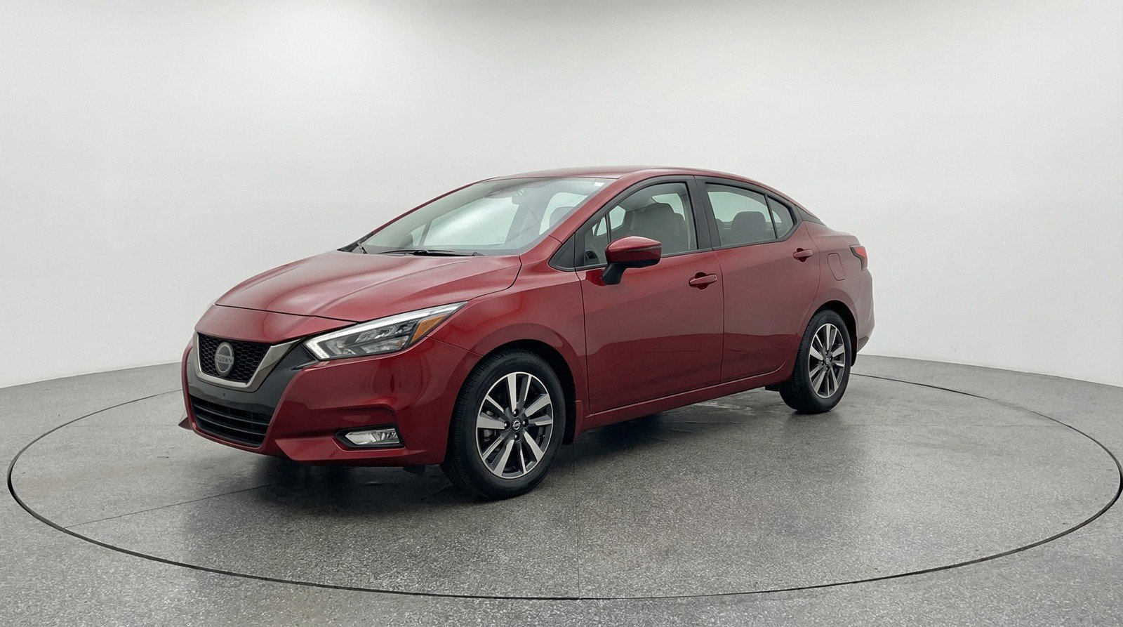 Used 2025 Nissan Versa SV image 3