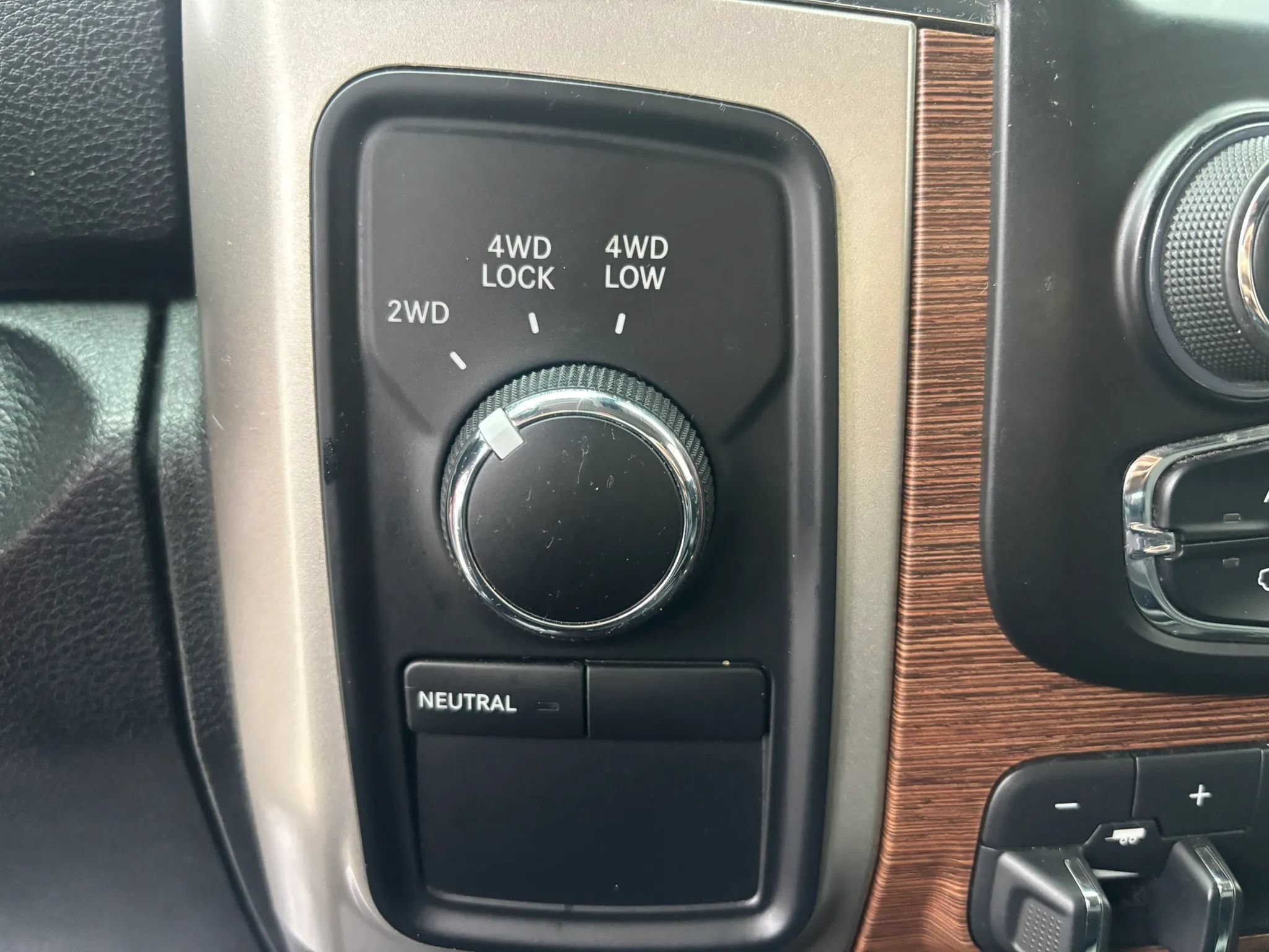 Used 2016 RAM 2500 Laramie AWD/4WD image 26