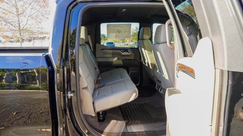 Used 2026 GMC Sierra 1500 SLE w/ Preferred Package AWD/4WD image 16