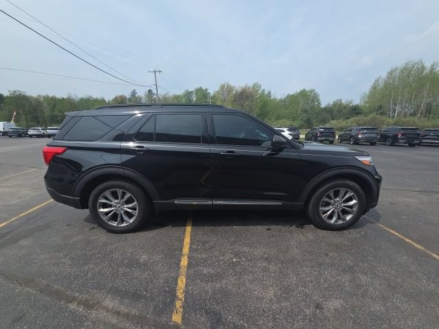 Used 2020 Ford Explorer XLT w/ Equipment Group 202A AWD/4WD image 7