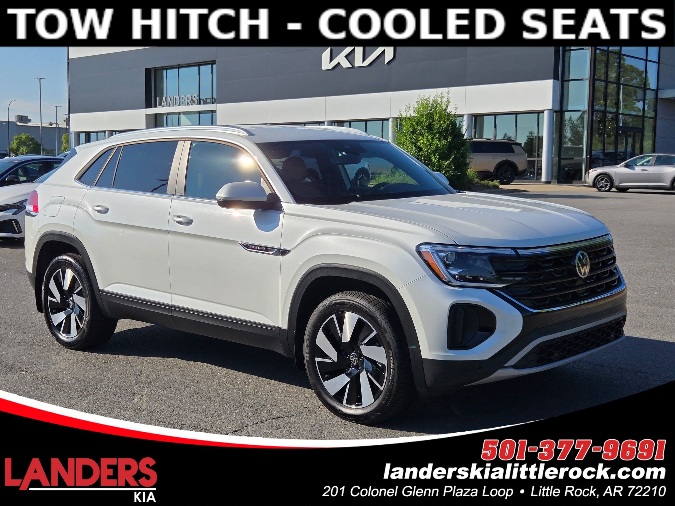 Used 2026 Volkswagen Atlas Cross Sport SE FWD image 1