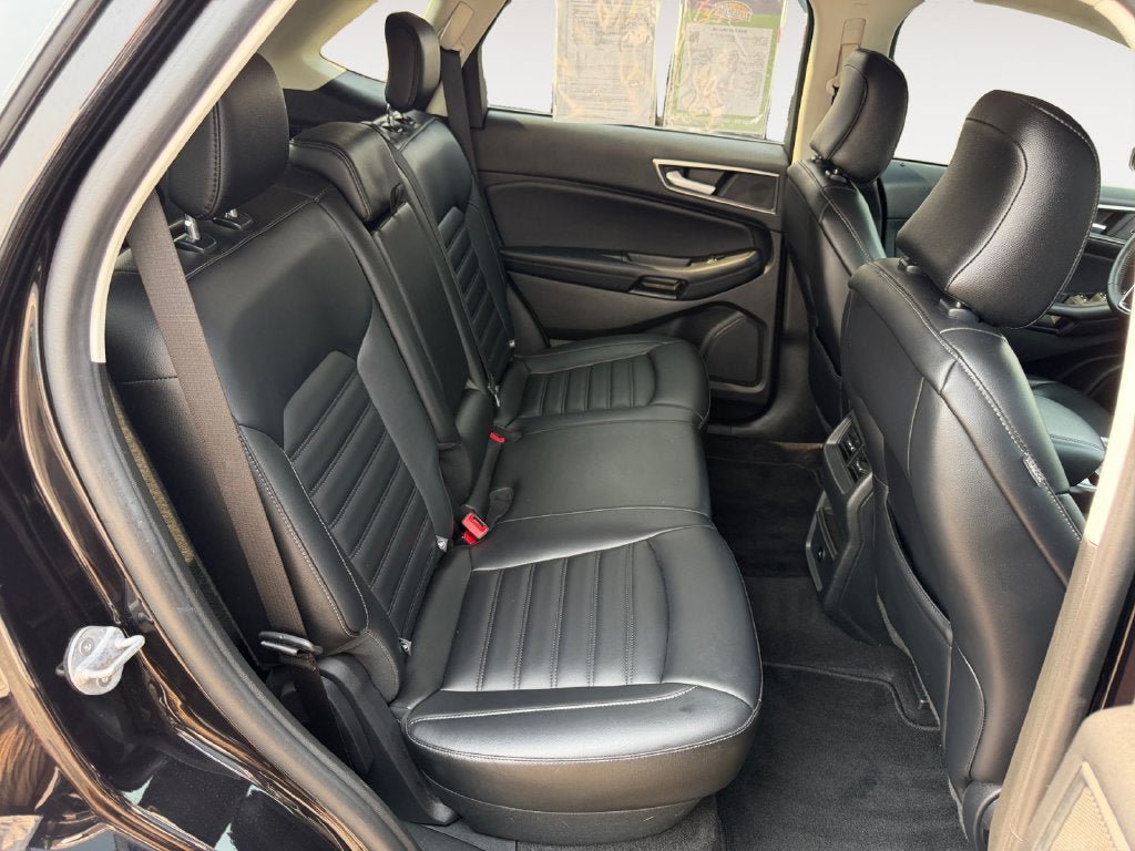 Used 2024 Ford Edge SEL AWD/4WD image 16
