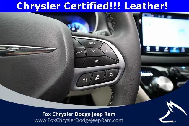 Certified 2024 Chrysler Pacifica Touring-L image 19