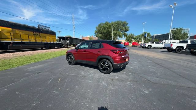 Used 2022 Chevrolet TrailBlazer RS w/ Sun and Liftgate Package AWD/4WD image 6