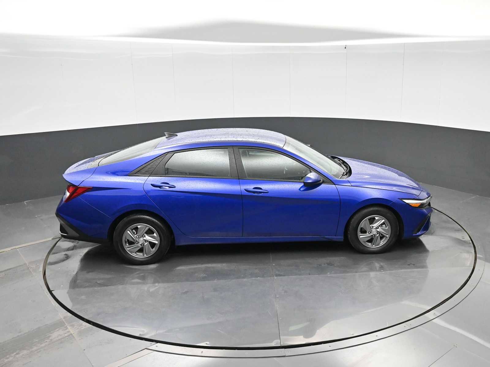 Used 2024 Hyundai Elantra SE FWD image 30
