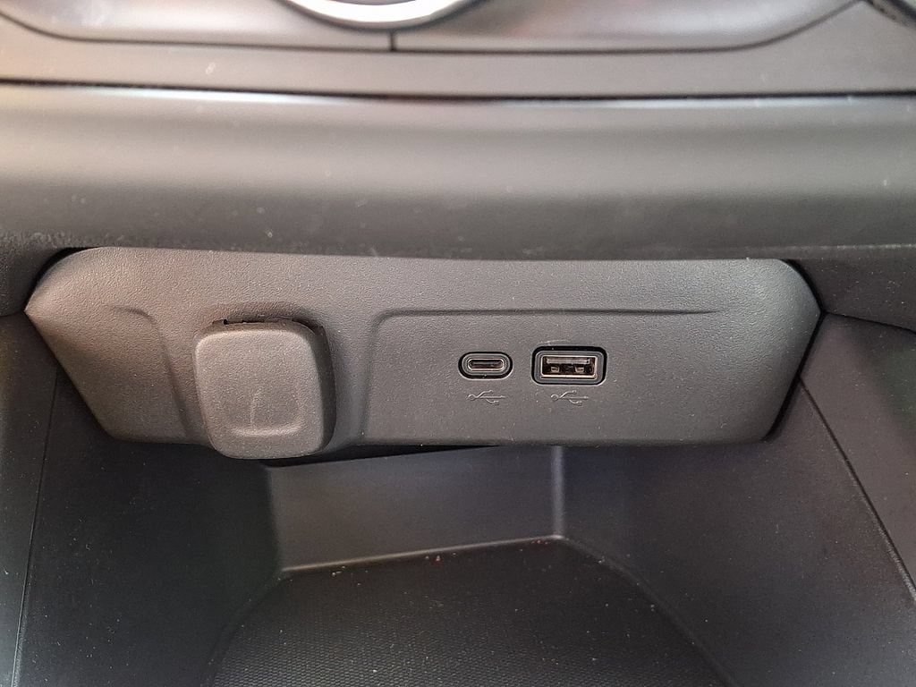 Used 2024 Chevrolet Trax RS FWD image 28
