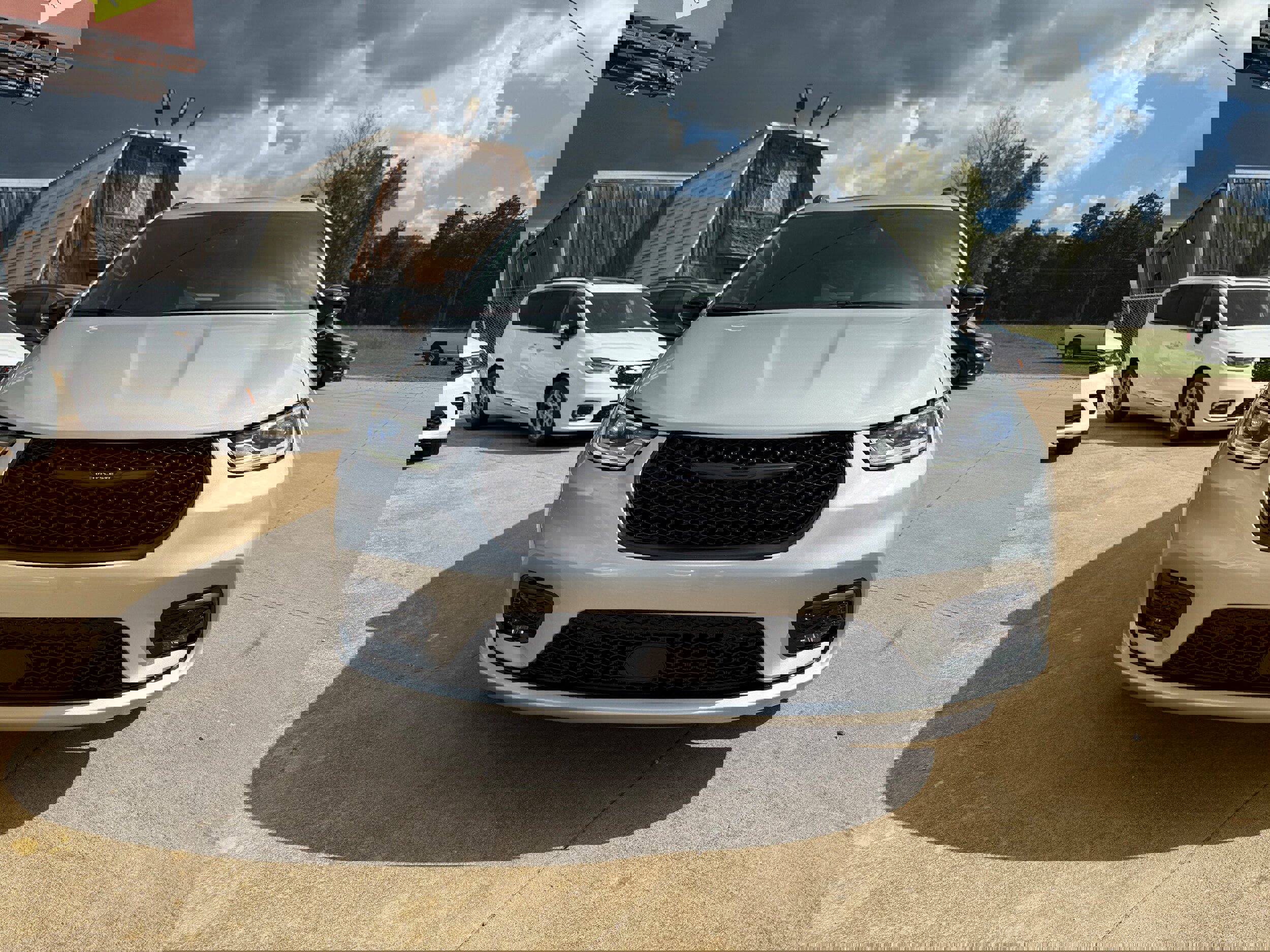 New 2026 Chrysler Pacifica Limited w/ Uconnect Theater Family Group image 2