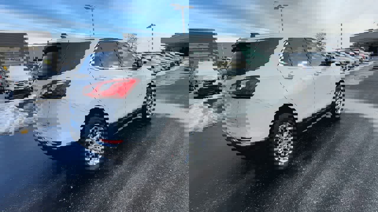 Used 2020 Chevrolet Equinox LT w/ Driver Convenience Package image 8