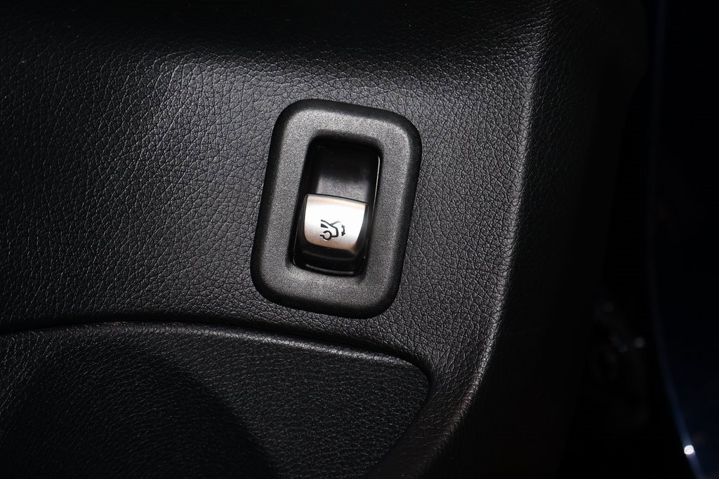 Used 2021 Mercedes-Benz C 300 4MATIC Sedan image 39