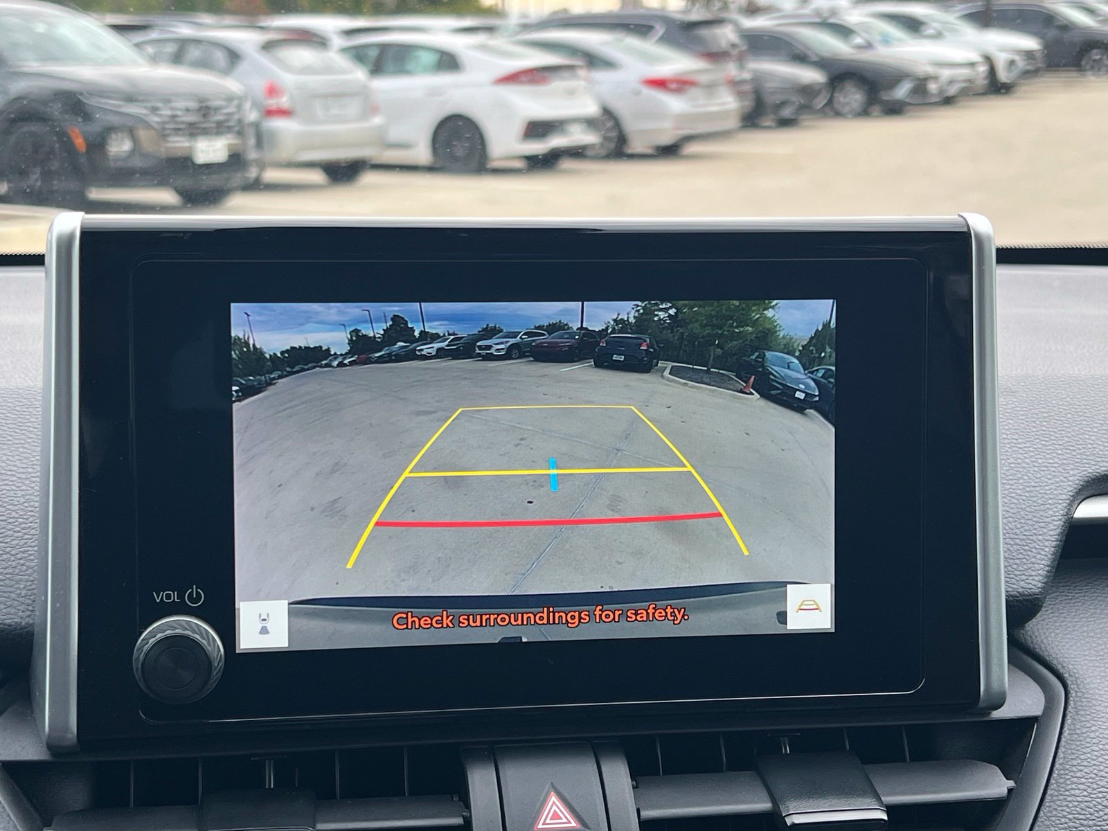 Used 2025 Toyota RAV4 XLE FWD image 30