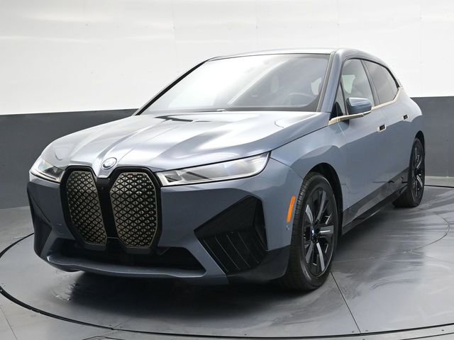 Used 2023 BMW iX xDrive50 w/ Premium Package AWD/4WD image 10