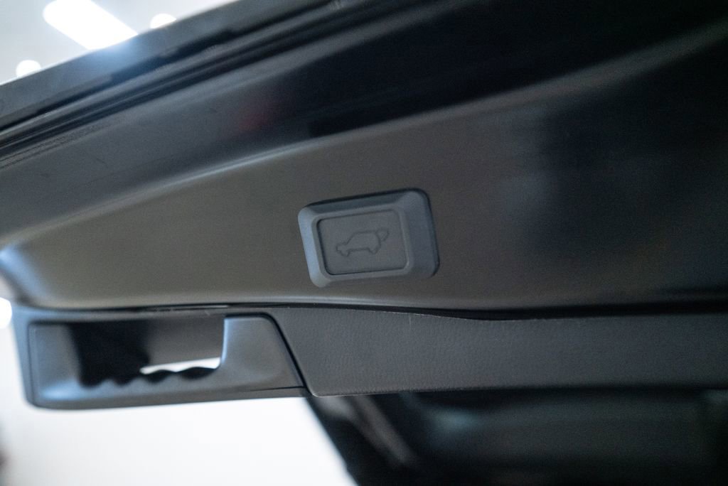 Certified 2021 Toyota RAV4 Limited FWD image 40