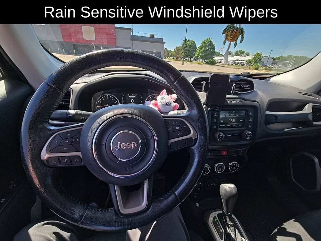 Used 2017 Jeep Renegade Latitude w/ Cold Weather Group AWD/4WD image 17