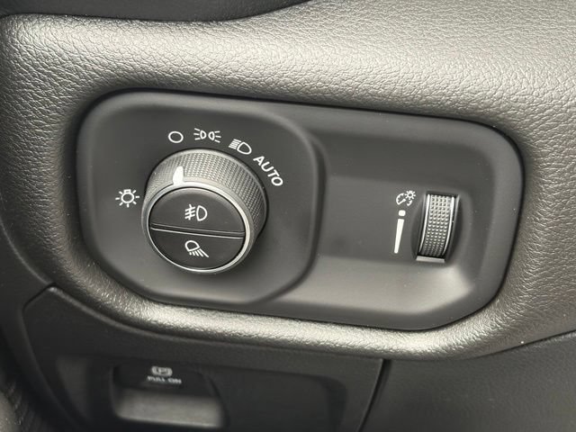 New 2026 RAM 1500 Express AWD/4WD image 25