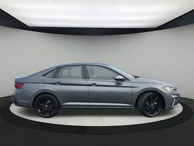 New 2026 Volkswagen Jetta SE image 8