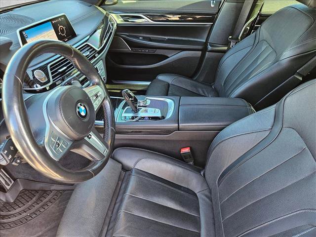 Used 2022 BMW 740i 740i w/ M Sport Package image 17