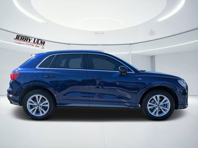 Used 2023 Audi Q3 2.0T Premium Plus w/ Premium Plus Package image 2