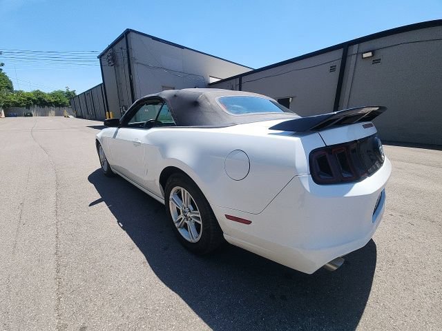Used 2014 Ford Mustang Convertible RWD image 5